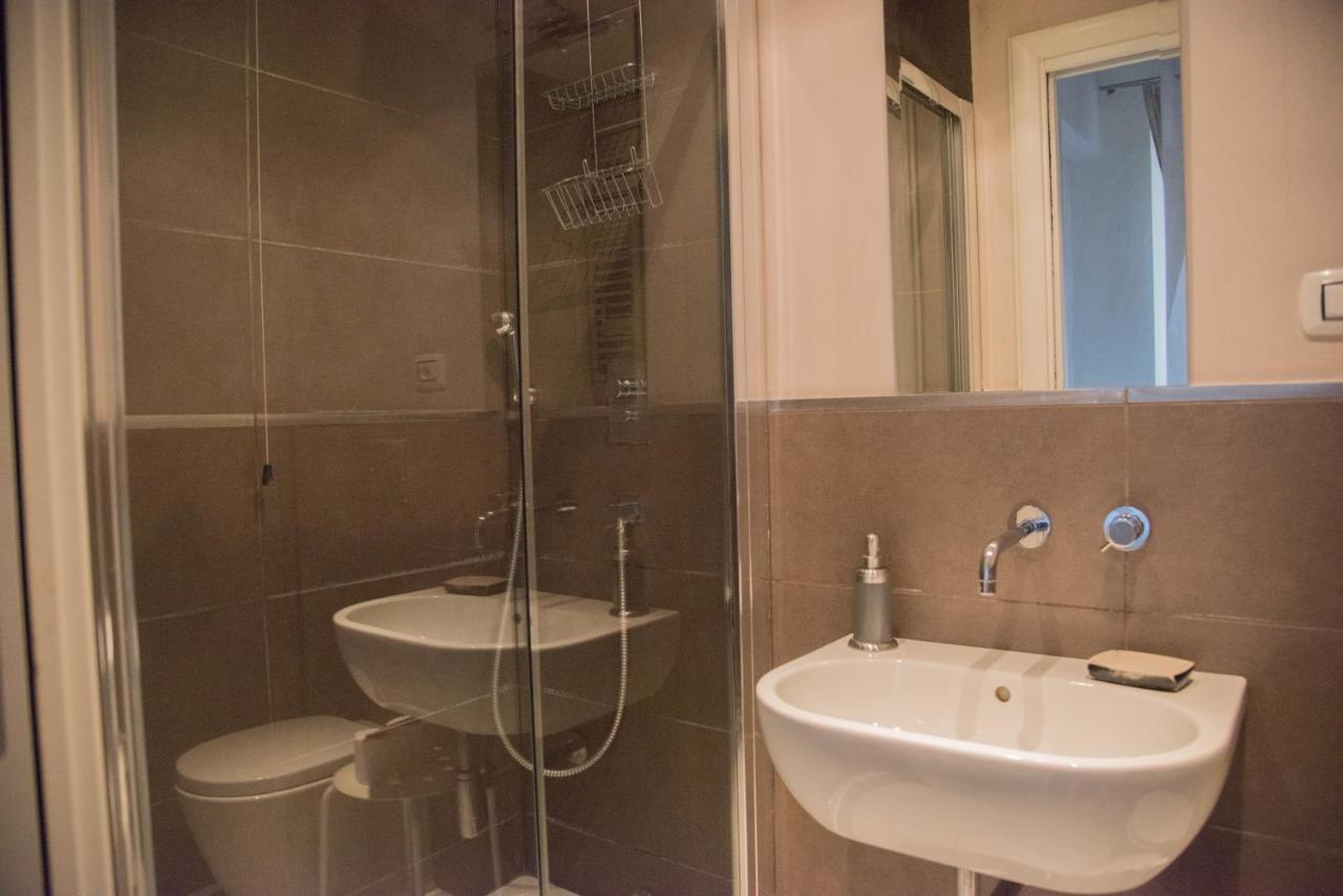 Beautiful And Spacious Apartment Next To Termini 10 Minutes From Coliseum Exterior foto